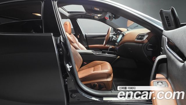 Maserati Ghibli 3.0S Q4 GranSport 3rd 2018 — фото 26