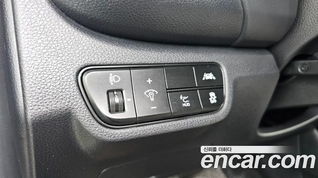 Kia Seltos Gasoline 1.6 Turbo 4WD Gravity 2022 — фото 31