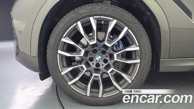 BMW X6 (G06) xDrive40i M Sport 2024 — фото 5