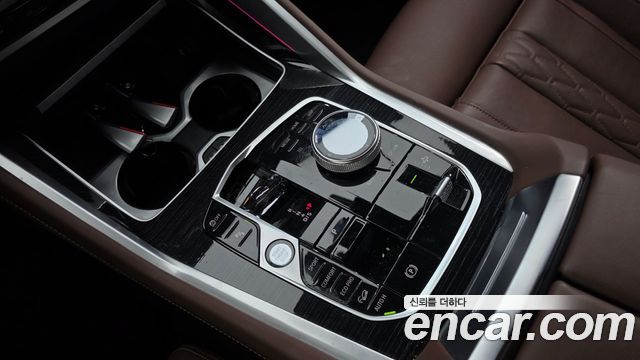 BMW X6 (G06) xDrive40i M Sport 2024 — фото 9