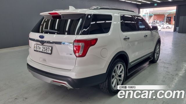 Ford Explorer 2.3 Limited 4WD 5th 2017 — фото 3