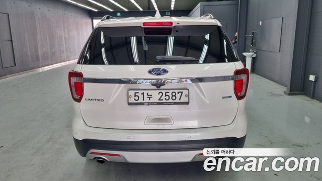 Ford Explorer 2.3 Limited 4WD 5th 2017 — фото 4