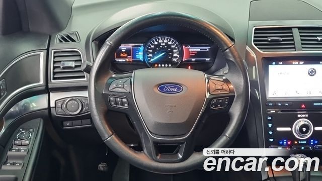 Ford Explorer 2.3 Limited 4WD 5th 2017 — фото 13