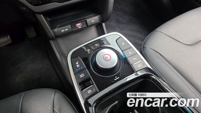 Kia Niro Plus Air 2023 — фото 9