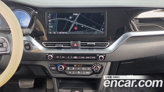Kia Niro Plus Air 2023 — фото 18