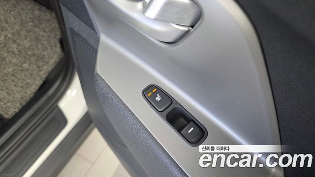 Kia Niro Plus Air 2023 — фото 22