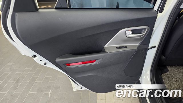 Kia Niro Plus Air 2023 — фото 31