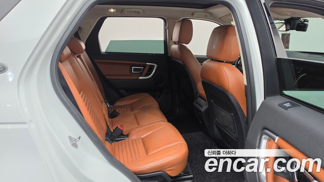 Land Rover Discovery Sport 2.0 TD4 HSE Luxury 2016 — фото 11