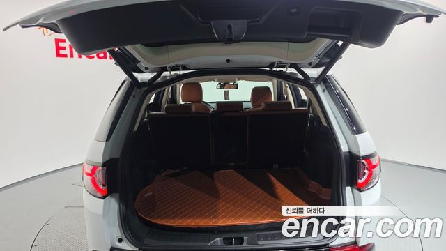 Land Rover Discovery Sport 2.0 TD4 HSE Luxury 2016 — фото 17