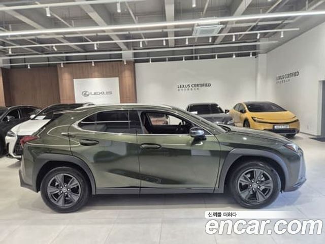 Lexus UX300h 2.0 2WD 2026 — фото 2