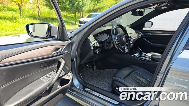 BMW 5 Series (G30) 520d xDrive M Sport Package Plus 2017 — фото 10