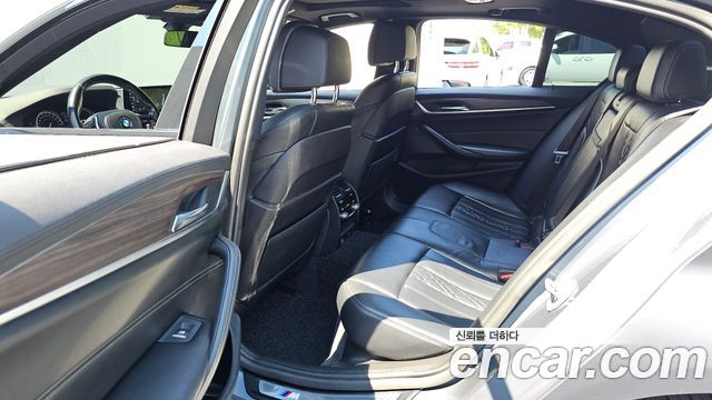 BMW 5 Series (G30) 520d xDrive M Sport Package Plus 2017 — фото 12