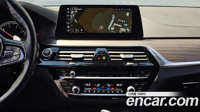 BMW 5 Series (G30) 520d xDrive M Sport Package Plus 2017 — фото 14