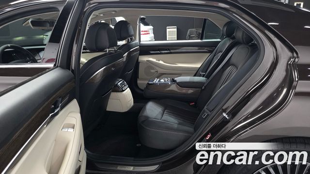Genesis G90 3.3 T AWD Luxury 2019 — фото 12