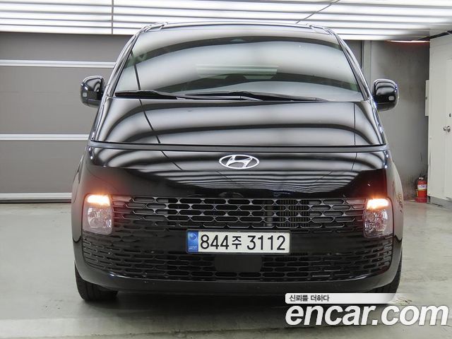 Hyundai Staria Cargo 5-Seater Modern 2023 — фото 2