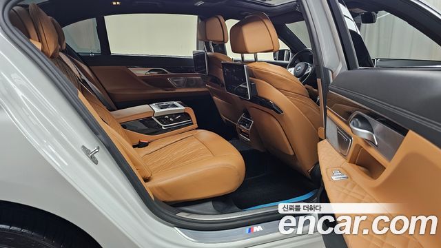 BMW 7 Series (G11) 730Ld xDrive M Sport 2022 — фото 11