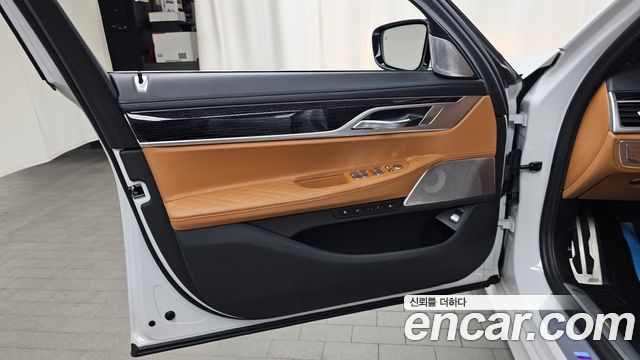 BMW 7 Series (G11) 730Ld xDrive M Sport 2022 — фото 24