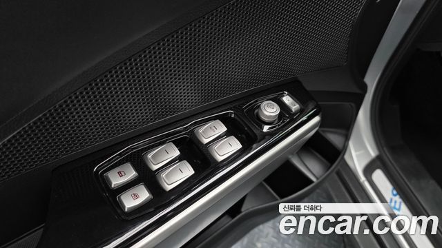KG Mobility (SsangYong) Tivoli LX 2WD HI-DLX 2016 — фото 28