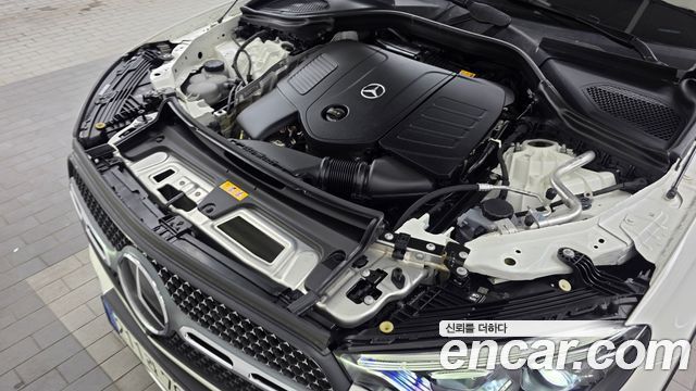 Mercedes-Benz GLC-Class (X254) GLC300 4MATIC AMG Line 2024 — фото 6