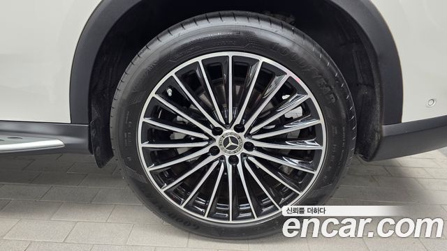 Mercedes-Benz GLC-Class (X254) GLC300 4MATIC AMG Line 2024 — фото 21