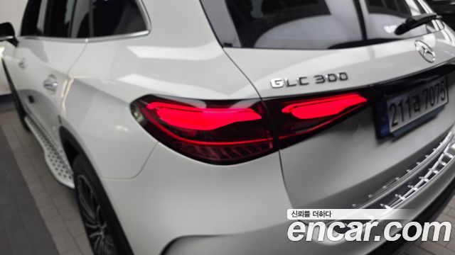 Mercedes-Benz GLC-Class (X254) GLC300 4MATIC AMG Line 2024 — фото 23
