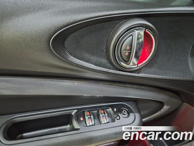 MINI Cooper S Clubman Standard 2nd 2019 — фото 21