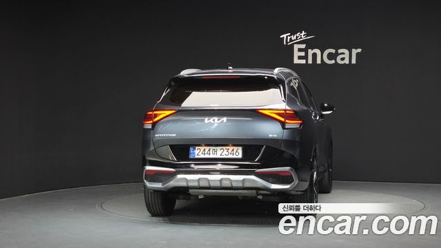 Kia Sportage Hybrid (V) Signature 4WD 2023 — фото 4