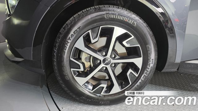 Kia Sportage Hybrid (V) Signature 4WD 2023 — фото 5