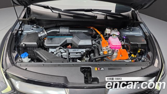 Kia Sportage Hybrid (V) Signature 4WD 2023 — фото 6