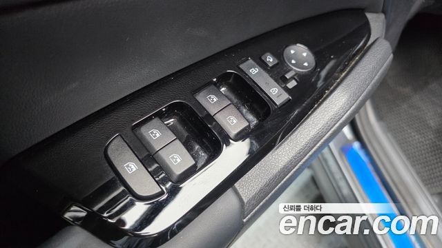 Kia Sportage Hybrid (V) Signature 4WD 2023 — фото 13