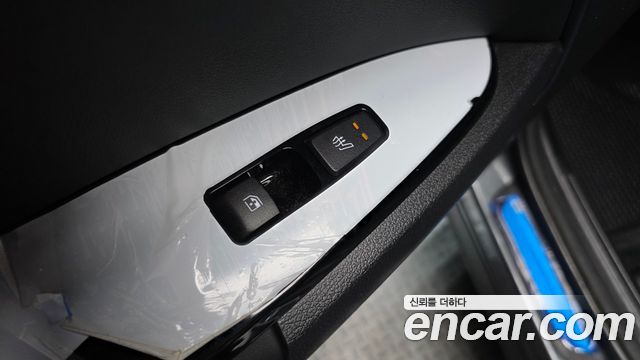 Kia Sportage Hybrid (V) Signature 4WD 2023 — фото 19