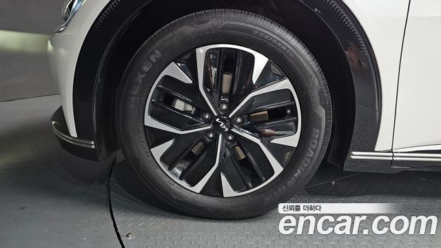 Kia EV6 Standard Earth 2023 — фото 5
