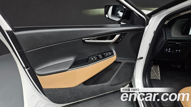 Kia EV6 Standard Earth 2023 — фото 24