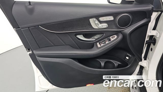 Mercedes-Benz GLC-Class (X253) GLC300 4MATIC Premium Coupe 2021 — фото 30