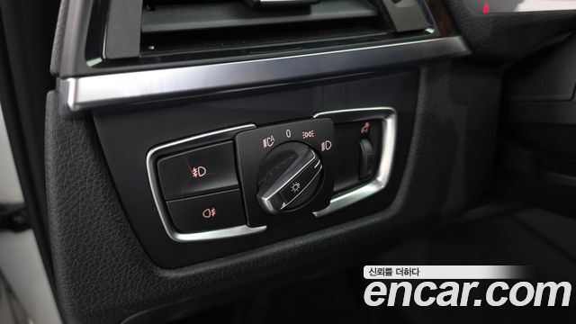 BMW 3 Series (F30) 320i 2013 — фото 19