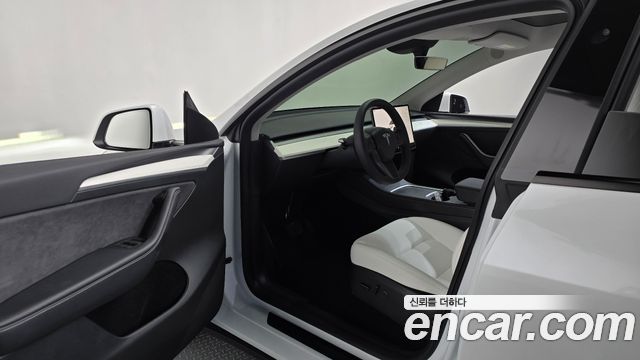 Tesla Model Y RWD 2024 — фото 10