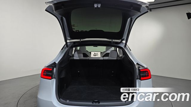 Tesla Model Y RWD 2024 — фото 18