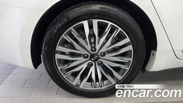 Kia K7 Premier 3.0 LPI Prestige 2020 — фото 5