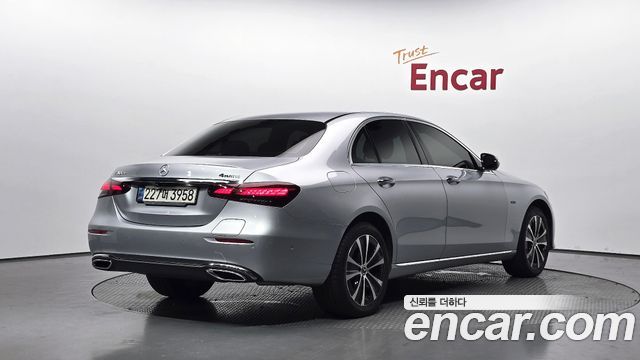Mercedes-Benz E-Class (W213) E300e 4MATIC Exclusive 2021 — фото 2