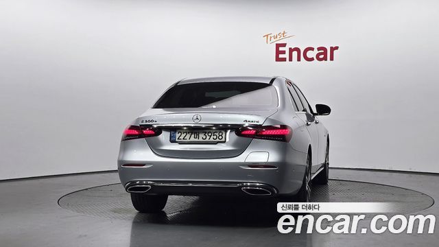Mercedes-Benz E-Class (W213) E300e 4MATIC Exclusive 2021 — фото 4