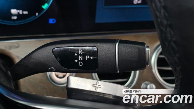 Mercedes-Benz E-Class (W213) E300e 4MATIC Exclusive 2021 — фото 9