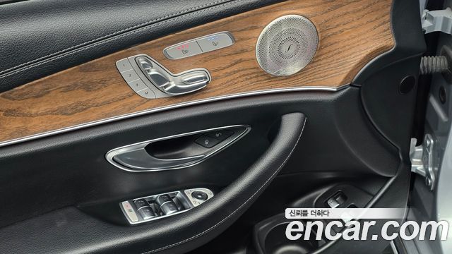Mercedes-Benz E-Class (W213) E300e 4MATIC Exclusive 2021 — фото 20