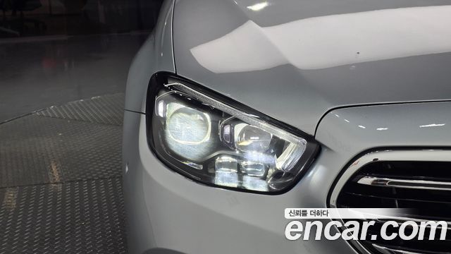 Mercedes-Benz E-Class (W213) E300e 4MATIC Exclusive 2021 — фото 22
