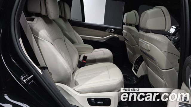 BMW X7 (G07) xDrive 40i M Sport 6STR 2025 — фото 12