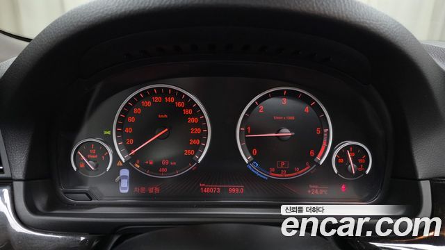 BMW 5 Series (F10) 520d 2013 — фото 8