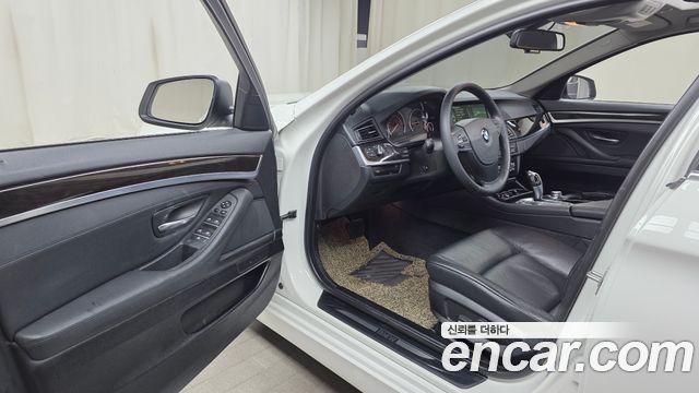 BMW 5 Series (F10) 520d 2013 — фото 10