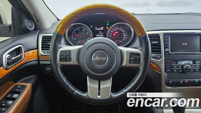 Jeep Grand Cherokee 3.0 Diesel Overland WK2 2013 — фото 17