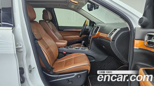 Jeep Grand Cherokee 3.0 Diesel Overland WK2 2013 — фото 20