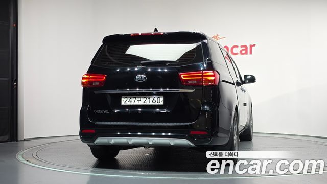 Kia Carnival 9-Seater Prstige 2019 — фото 4
