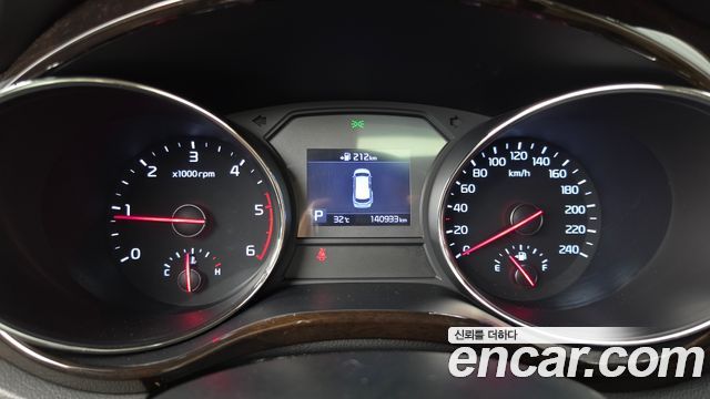 Kia Carnival 9-Seater Prstige 2019 — фото 8